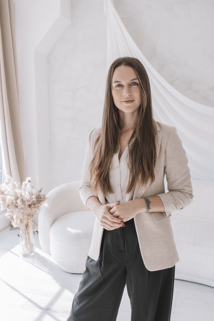 Dagmar naeratades kaamerasse vaatamas